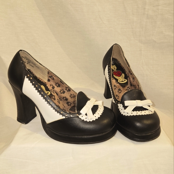 T.U.K Rewind Heels - Picture 1 of 7